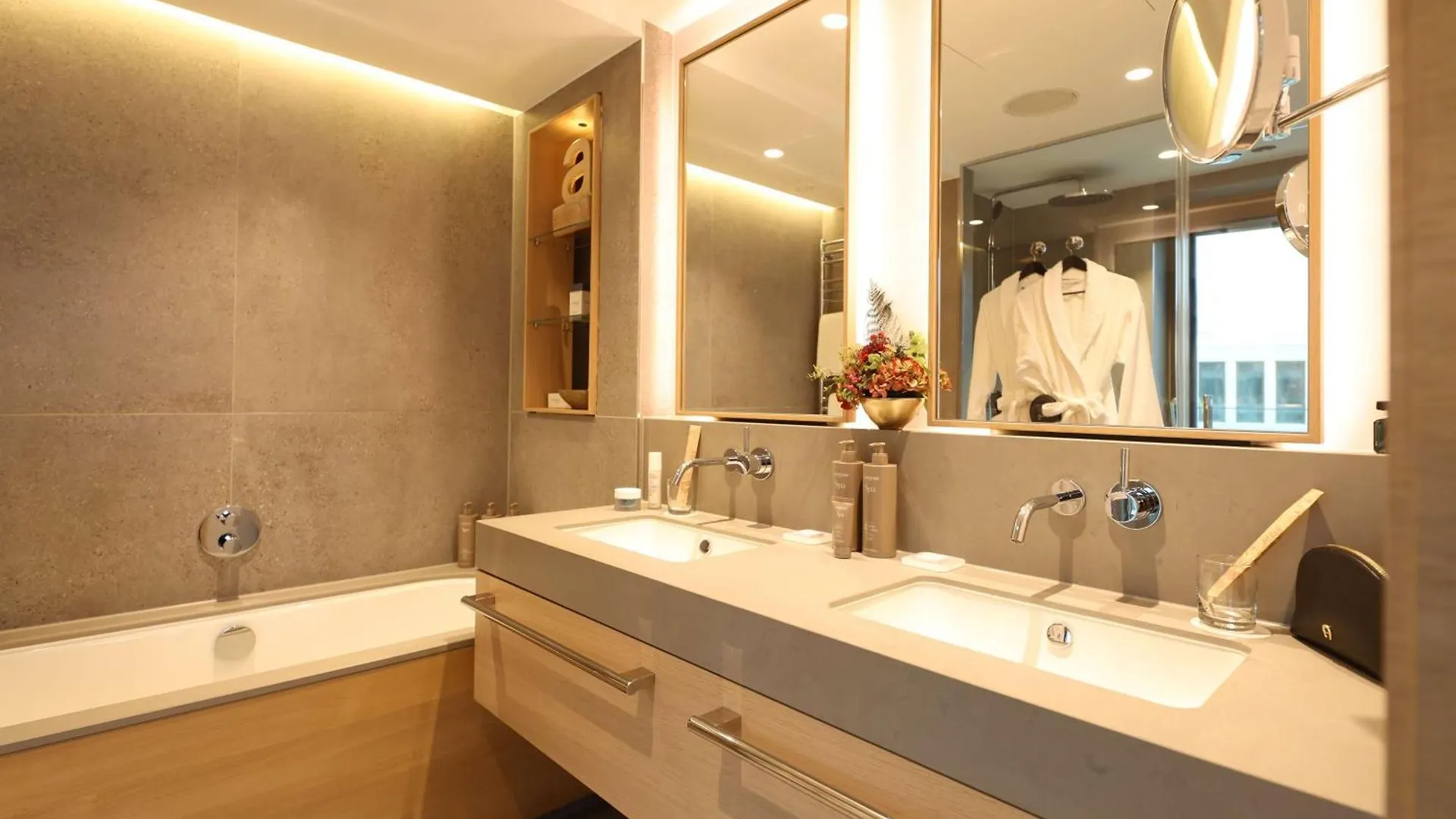 Atlantic Hotel Heidelberg 4*,